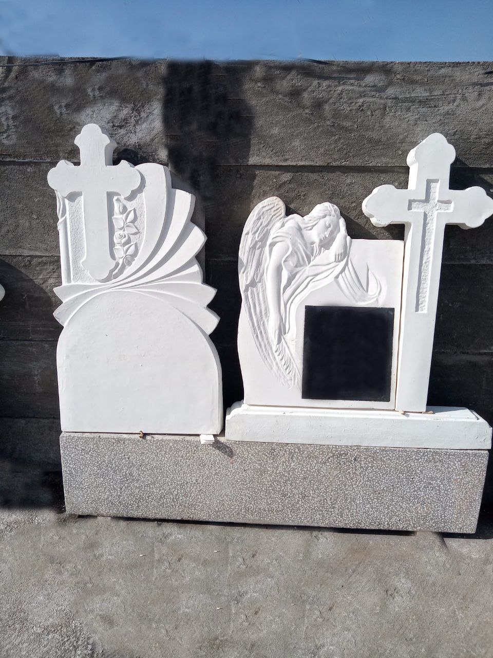 Monument funerar artizanal